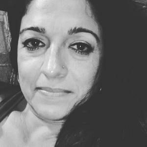 Meet your Posher, Mona